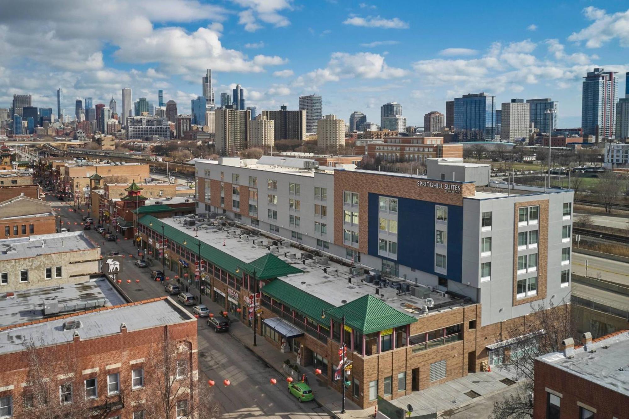 Springhill Suites By Marriott Chicago Chinatown Exterior photo